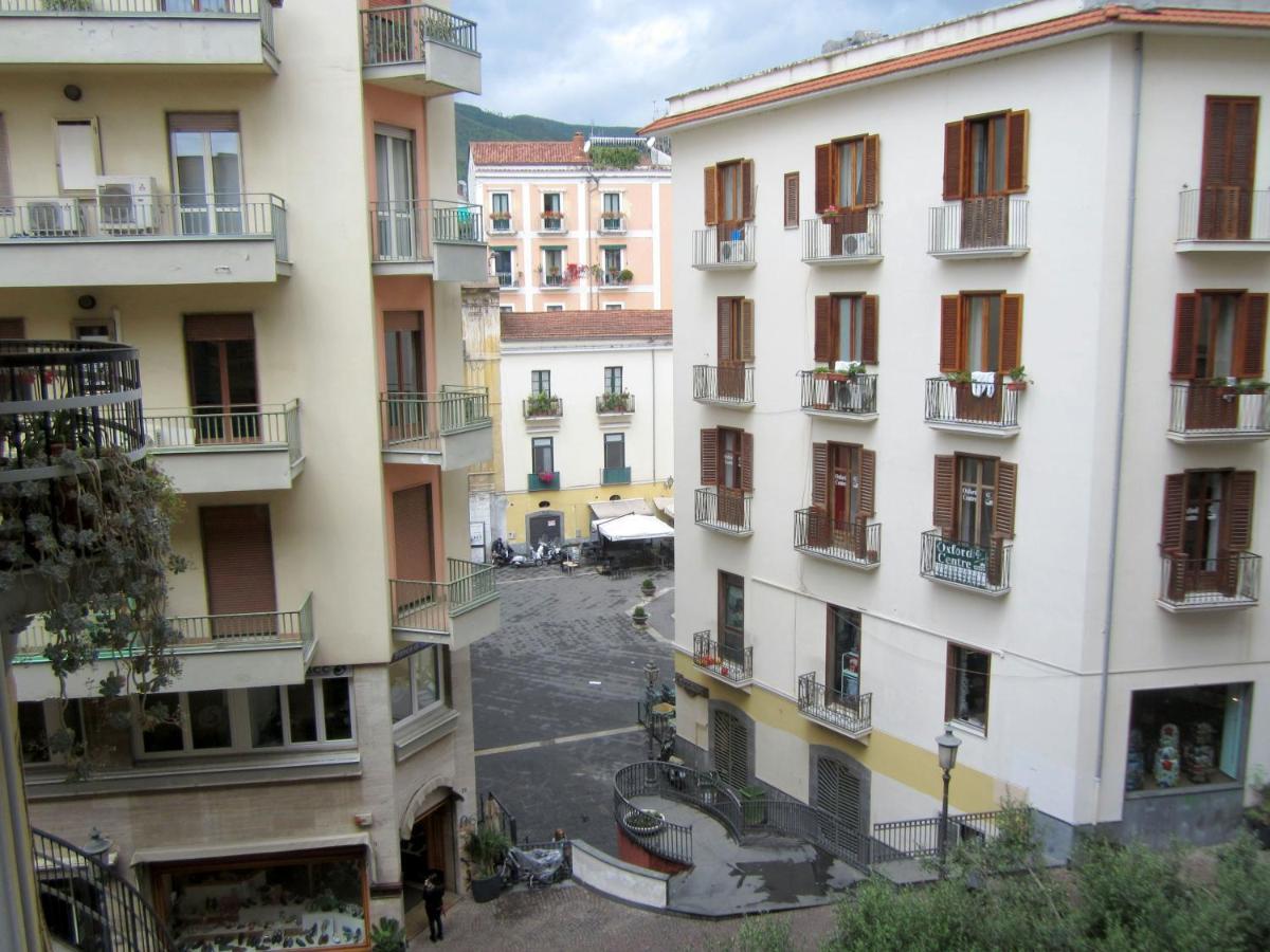 Velia34 Bed and Breakfast Salerno Buitenkant foto