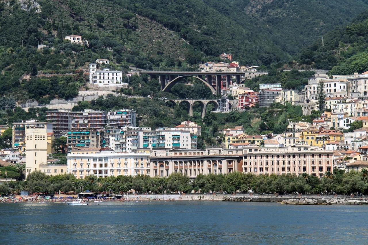Velia34 Bed and Breakfast Salerno Buitenkant foto